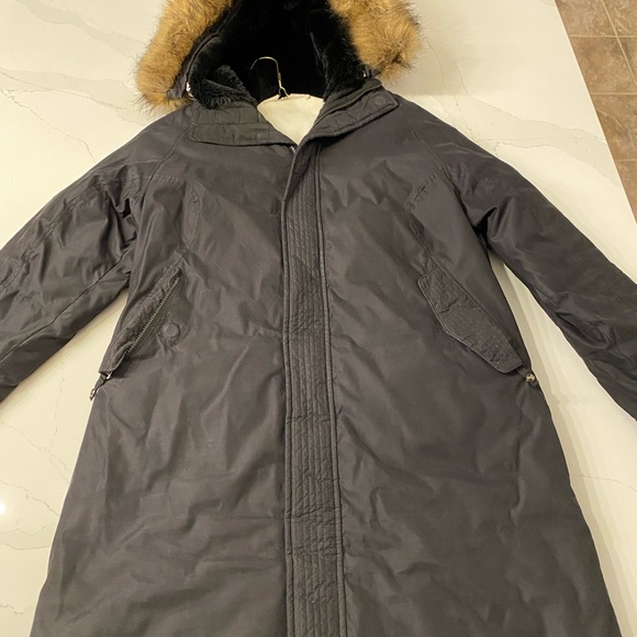 Aritzia winter jacket - Picture 2 of 2